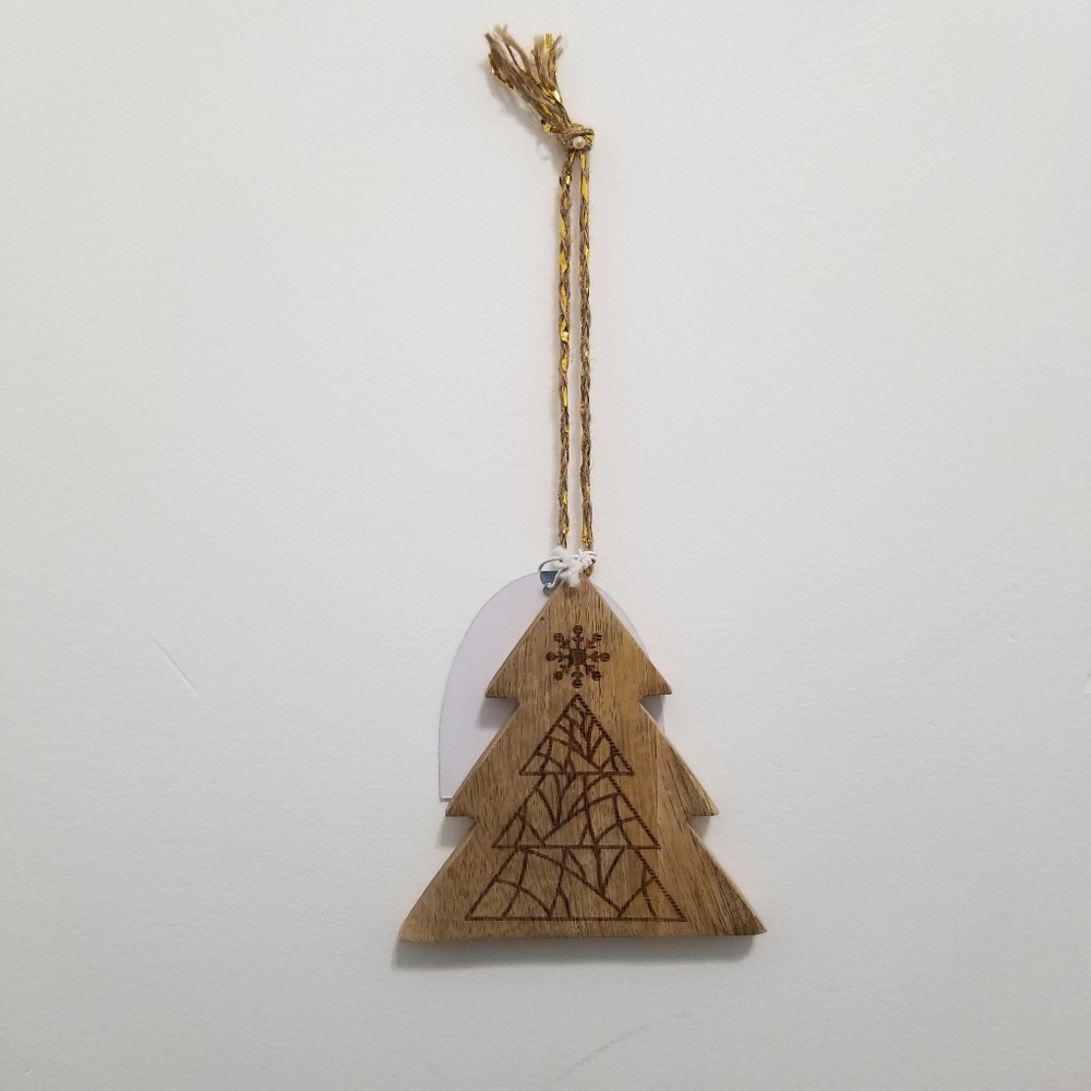 NWT Wooden Tree Ornament Handcrafted In India